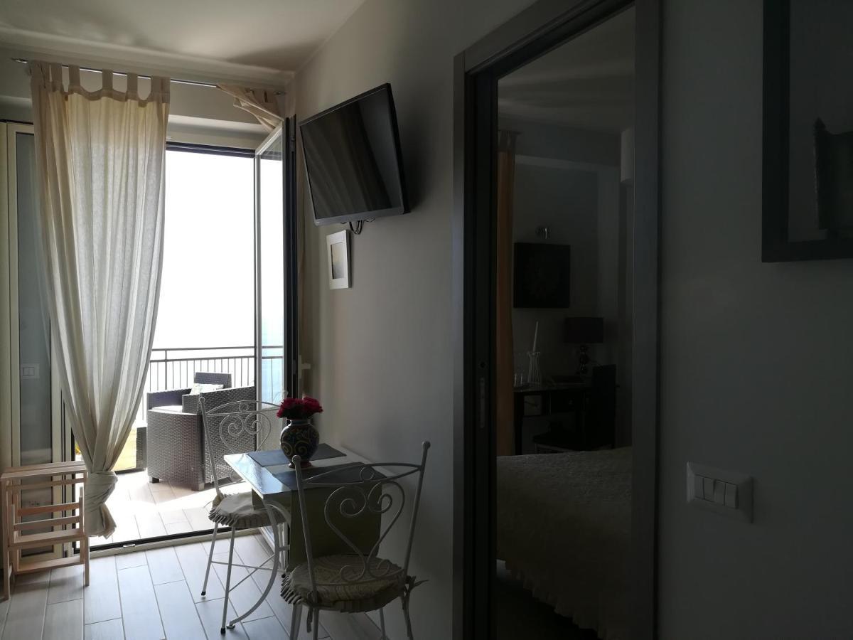 Al Bajah Loft Monovano Con Requisiti Hotel Таормина Экстерьер фото